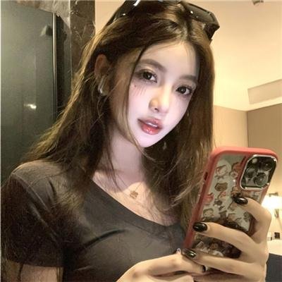艳谍飘香